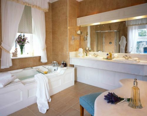 Bathroom Vineyard Suite